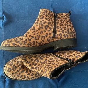 Rampage girls Leopard print casual ankle boot size 5